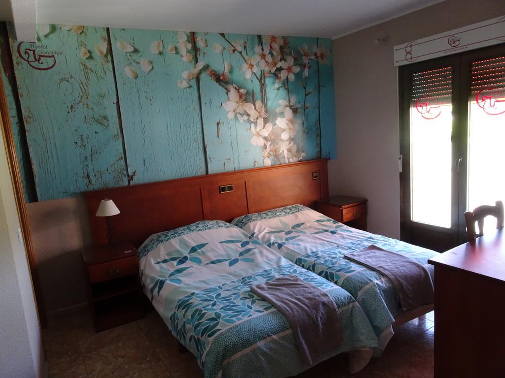 Hostal Gonzalez グアダラマ エクステリア 写真