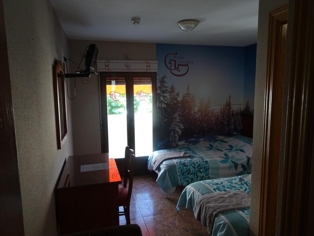 Hostal Gonzalez グアダラマ エクステリア 写真